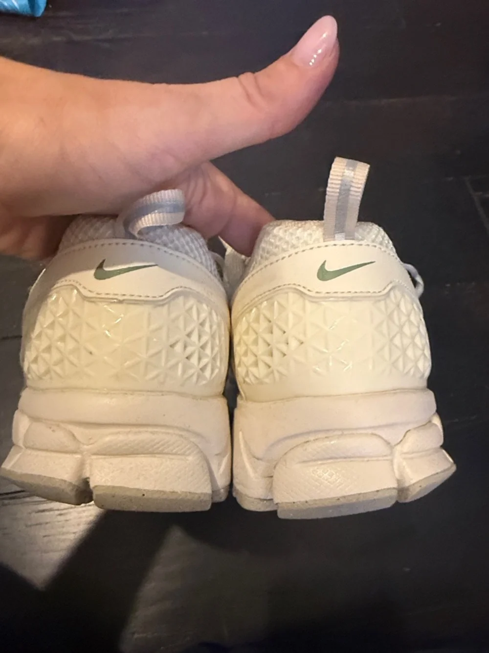 Nike zoom vomero 5 cream 8 womens youth 6.5
